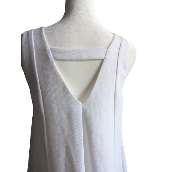 BCBG White Crepe Shift Dress XS Women A Line Sleeveless Cutout Mod VNeck Swing - Picture 13 of 16